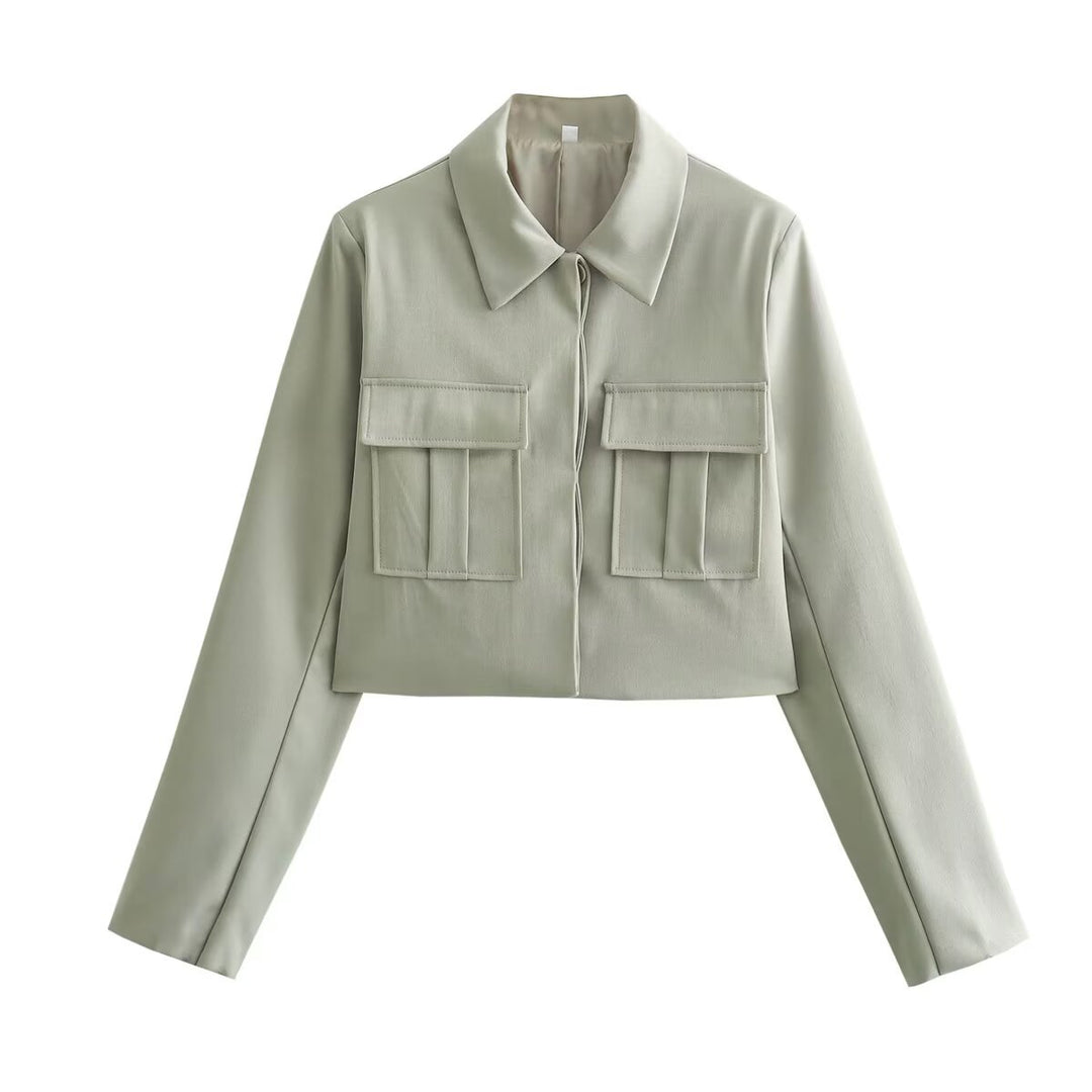 Women's short-cut faux leather jacket in field style with shirt collar and double flap pockets Mune Fashion