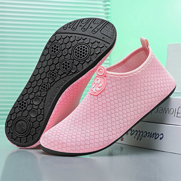 Women's lightweight knitted water shoe Slip-On with seamless sock shaft and non-slip rubber sole Mune Fashion
