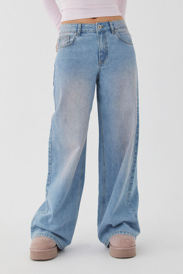 Women's wide denim pants model with deep waist and wide flare Mune Fashion