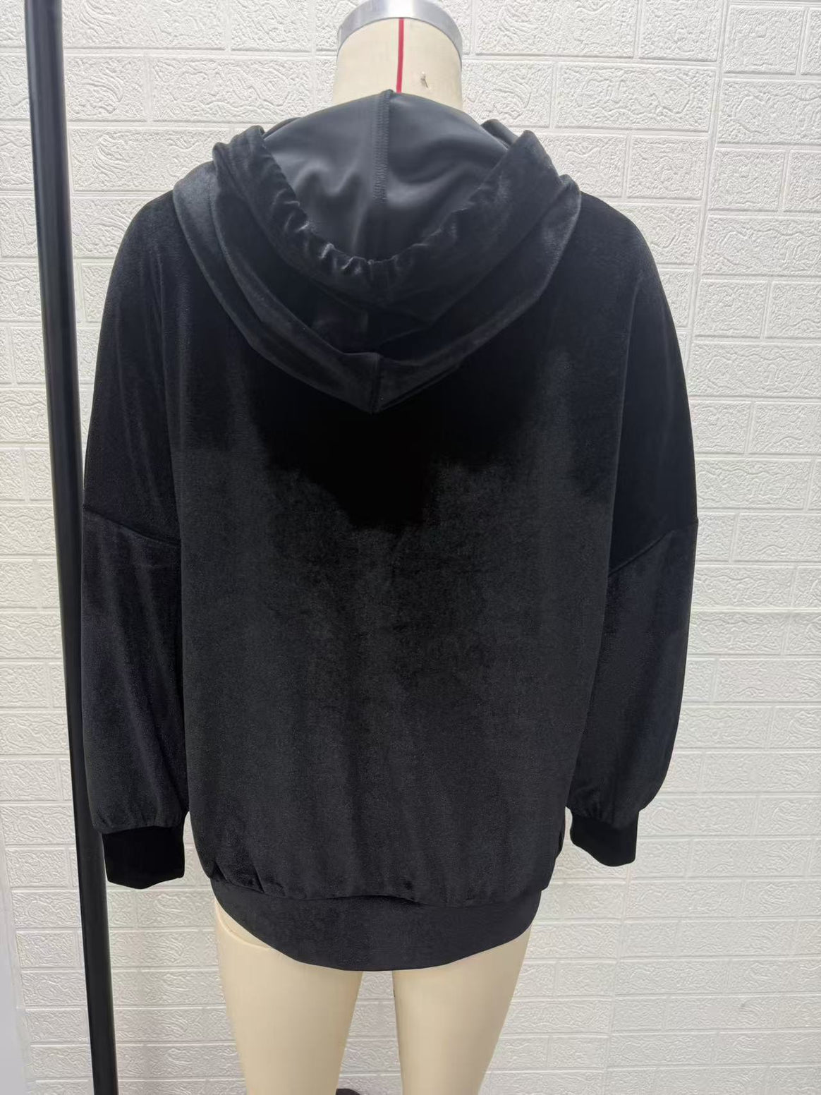Ladies Cozy Velvet Hooded Sweater in Oversized Cut Mune Fashion