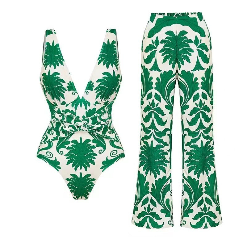Women's swimsuit with playful cut and high leg cut Mune Fashion