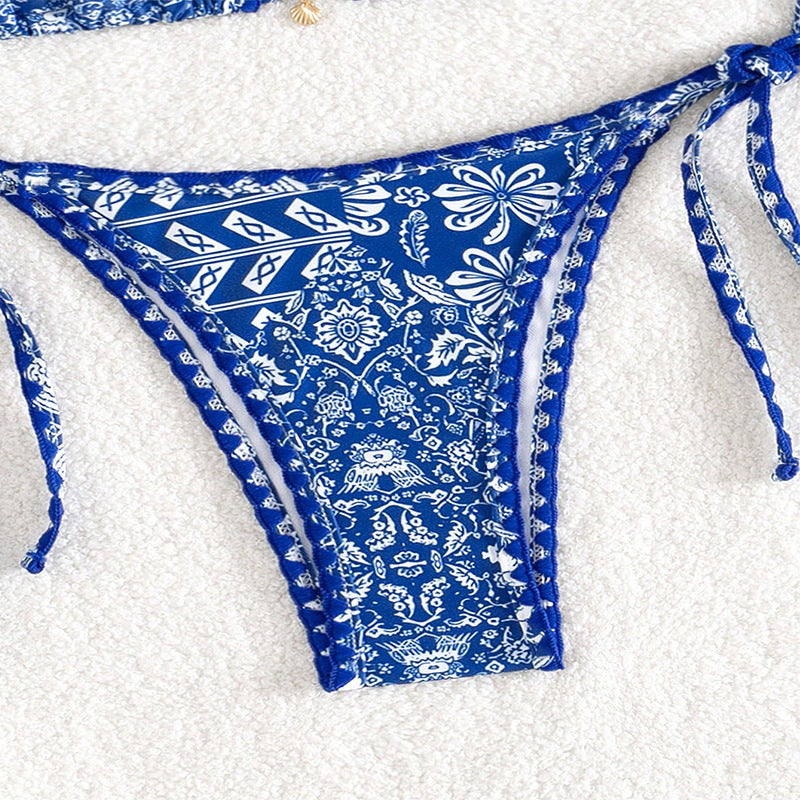 Women Triangle Bikini Set with Playful Tie Design Mune Fashion