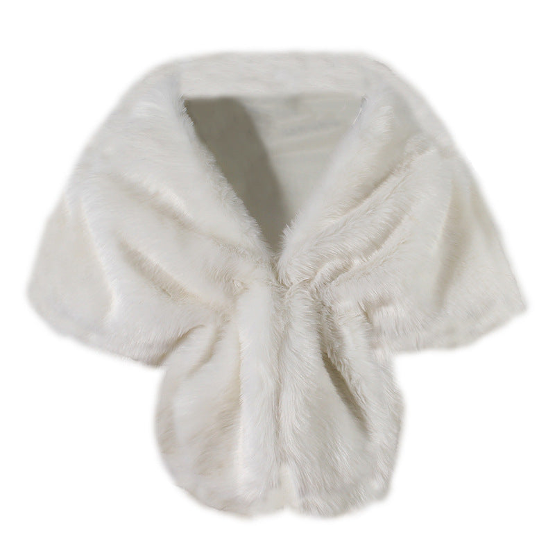 Women's elegant faux fur shoulder stole in capelet cut Mune Fashion