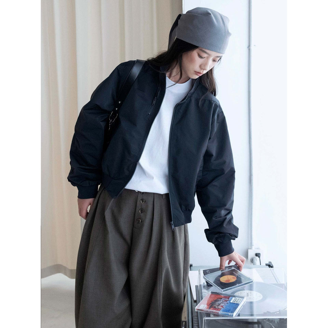 Women’s short lightweight windbreaker bomber jacket with stand-up collar and elastic cuffs Mune Fashion