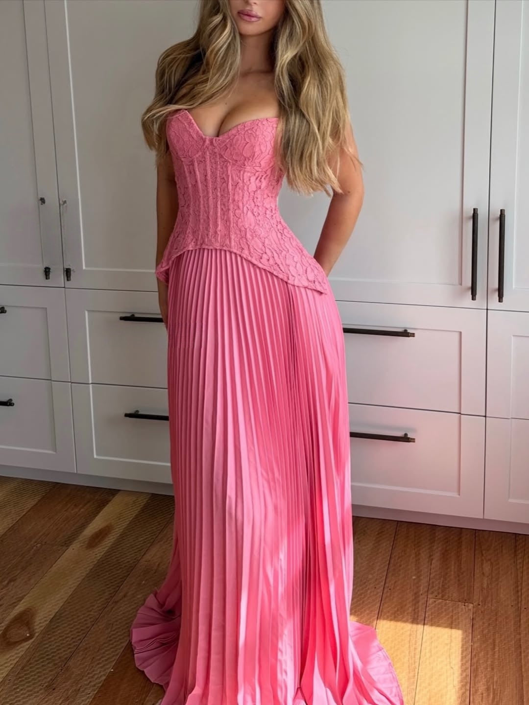 Ladies' elegant evening dress with lace corset and pleated maxi skirt Mune Fashion