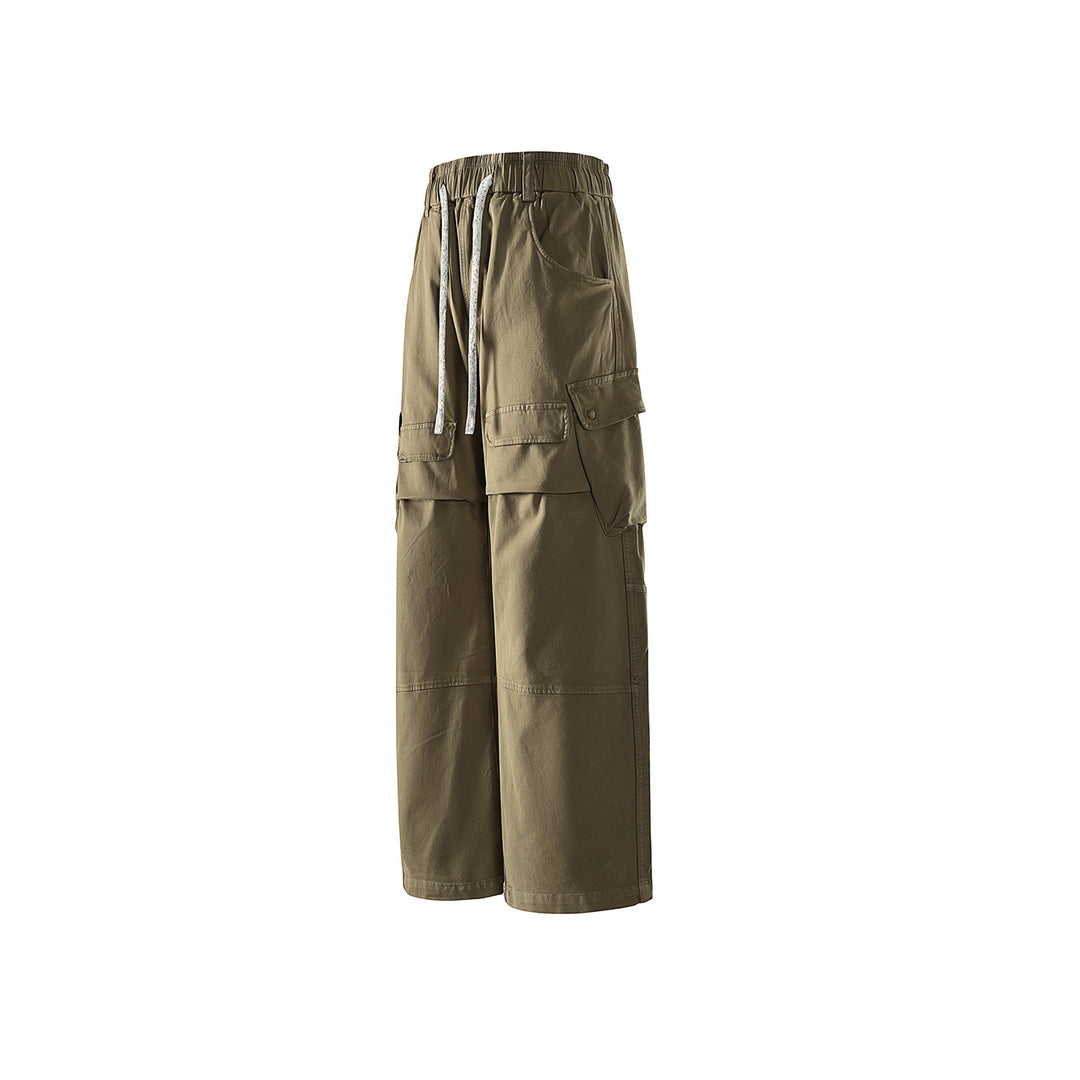 Men's loose cargo pants with elastic waistband, drawstring, and generous flap utility pockets Drune