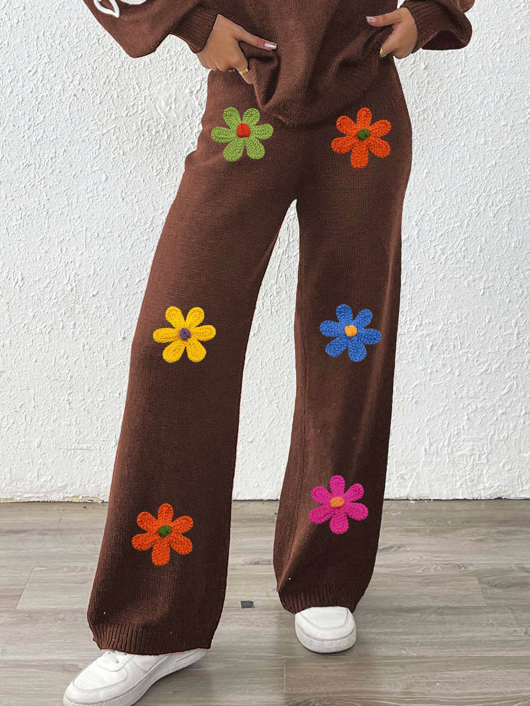 Women's casual knit pants with colorful floral appliqués Mune Fashion