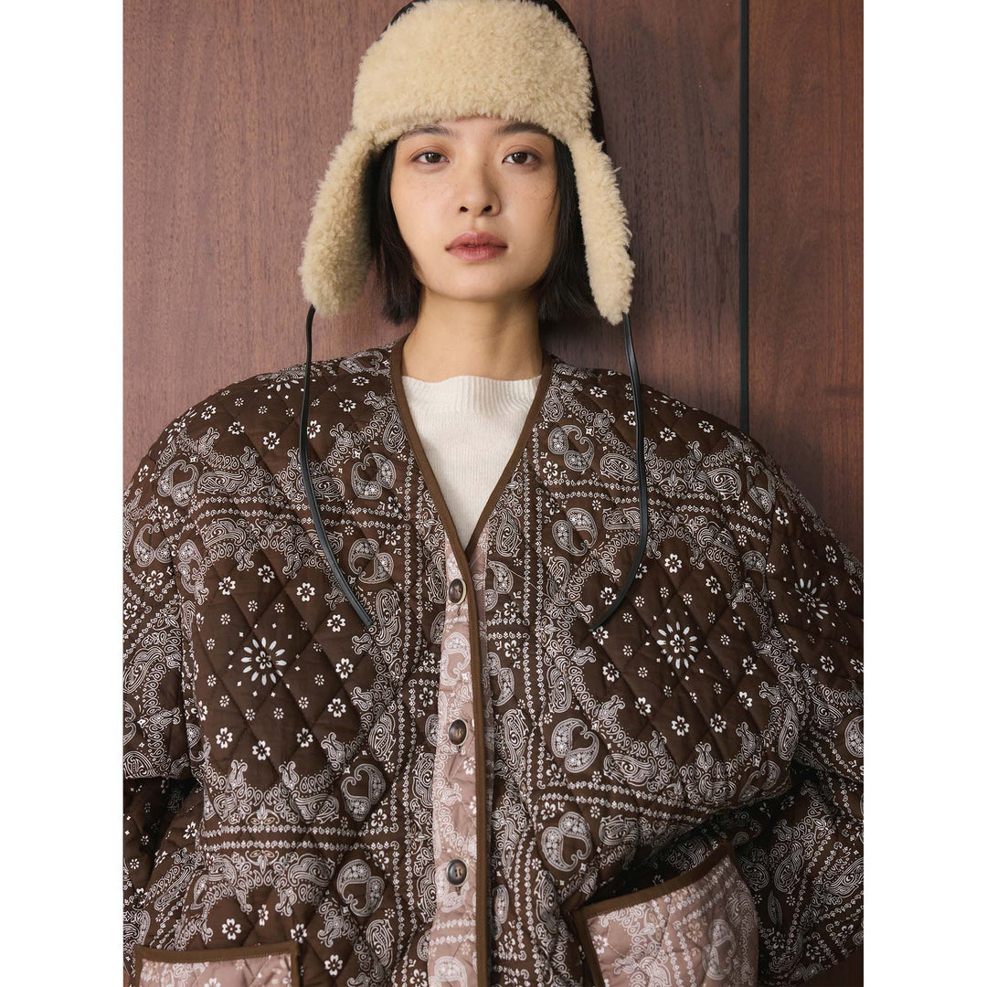 Women's quilted jacket with bandana print, oversized silhouette and patch pockets Mune Fashion