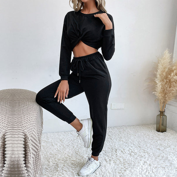 Women's Two-Piece Lounge Set with Twisted Cropped Sweatshirt and High-Waisted Jogging Pants Mune Fashion