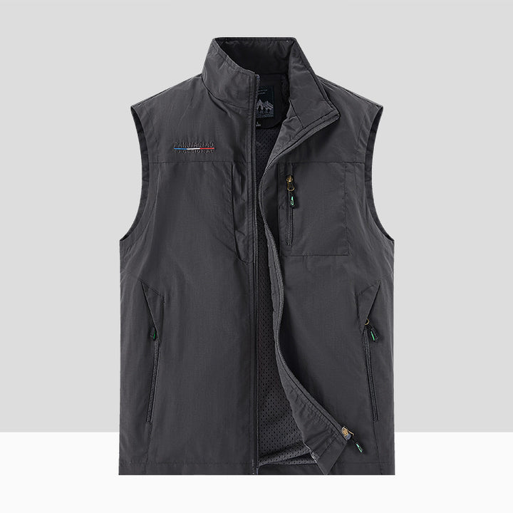 Men's Lightweight Breathable Outdoor Softshell Vest with Mesh Lining and Multiple Zip Pockets Mune Fashion