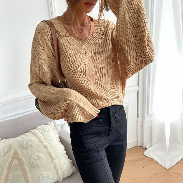 Ladies chunky knit oversized sweater with cable detail and wide V-neck Mune Fashion
