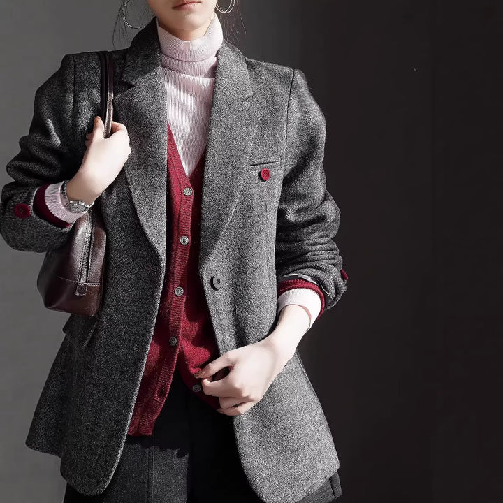 Women Elegant Wool Blazer with Fashionable Cut Mune Fashion