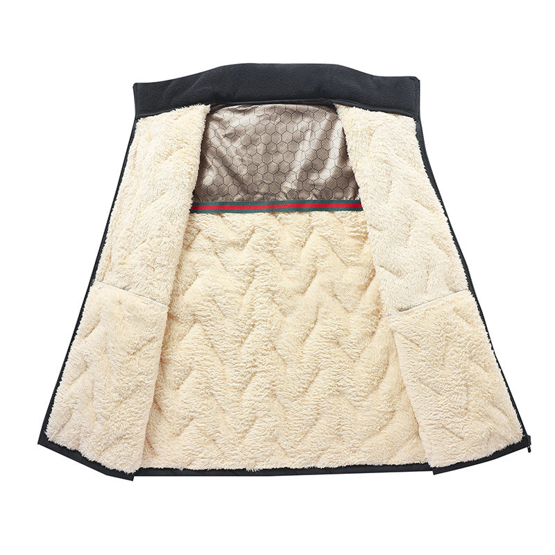 Men's quilted insulation vest with Sherpa lining, wind-resistant outer layer, and zippered pockets Mune Fashion