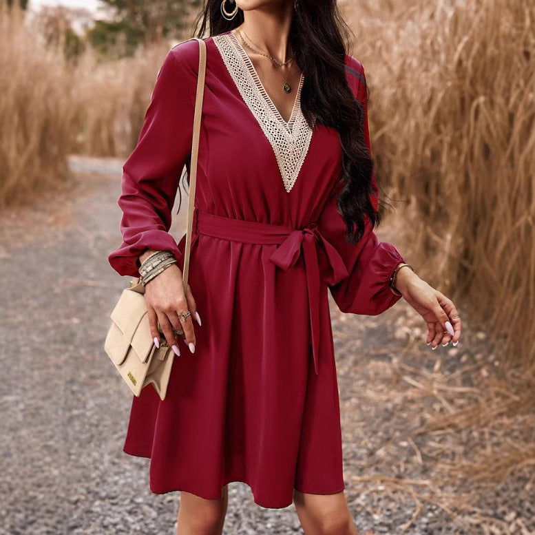 Ladies knee-length V-neck dress with crochet lace insert, tie belt andlight balloon sleeves Mune Fashion