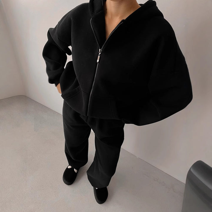 Women's Loungewear Set Mune Fashion: Oversized Zip Hoodie with Hood and Wide High-Waist Sweatpant made of Soft Fleece