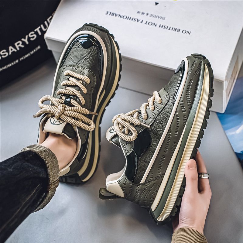 Women's fashionable sneakers with structured surface and stable sole Mune Fashion