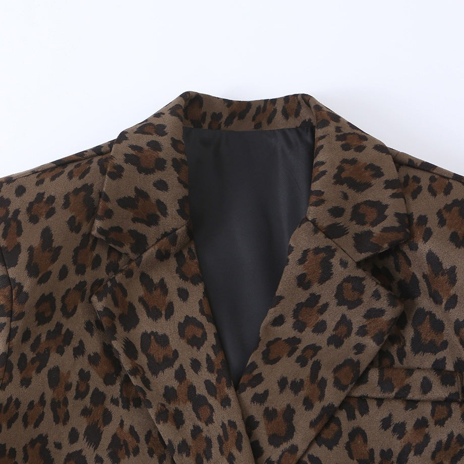 Women's Fitted Blazer in Leopard Print with Lapels and Flap Pockets Mune Fashion