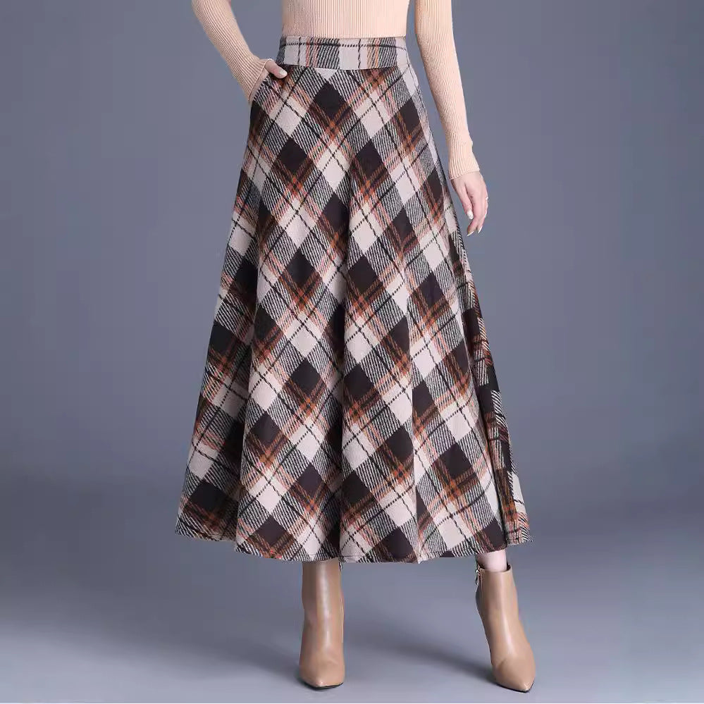 Ladies' loosely checked A-line skirt made of wool blend with high waist and side pockets Mune Fashion