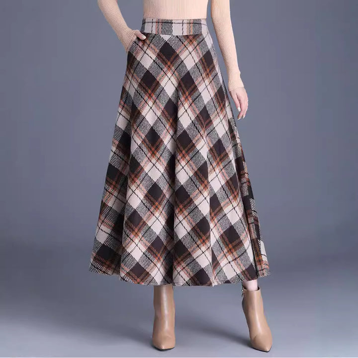 Ladies' loosely checked A-line skirt made of wool blend with high waist and side pockets Mune Fashion