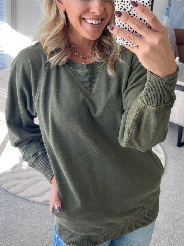 Women's Oversized Cotton Sweatshirt with V-Stitch, Ribbed Cuffs and Side Pockets Mune Fashion