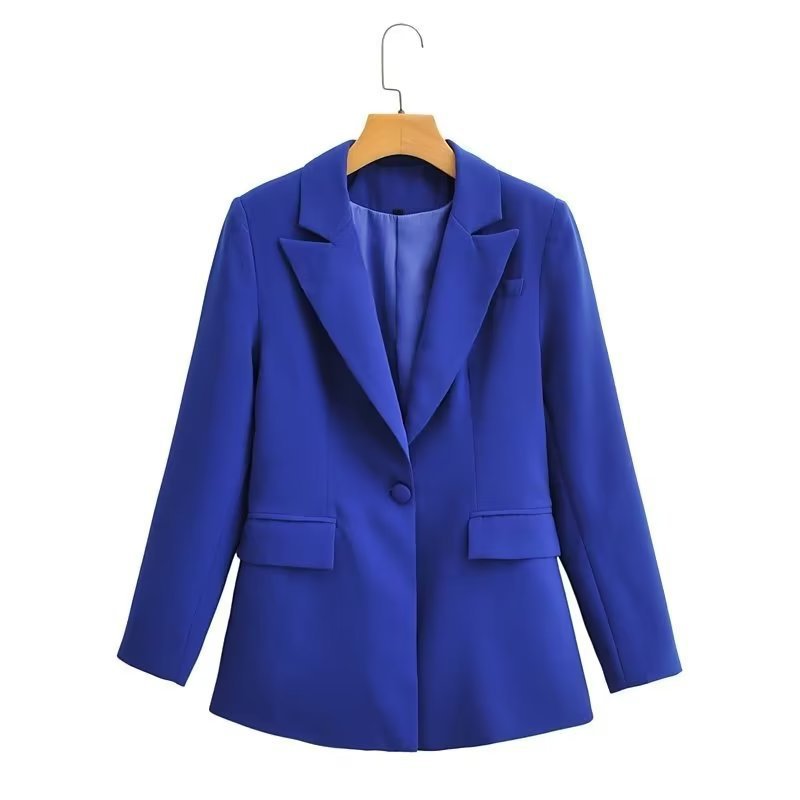 Ladies figure-flattering single-button blazer in a modern oversized cut with notched lapels and patch pockets Mune Fashion