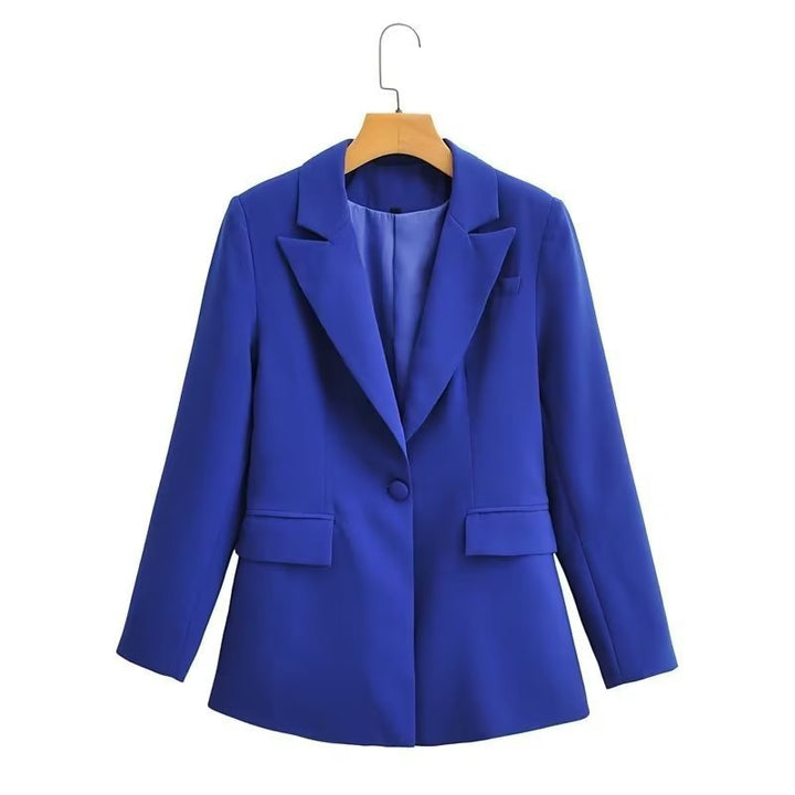 Ladies figure-flattering single-button blazer in a modern oversized cut with notched lapels and patch pockets Mune Fashion