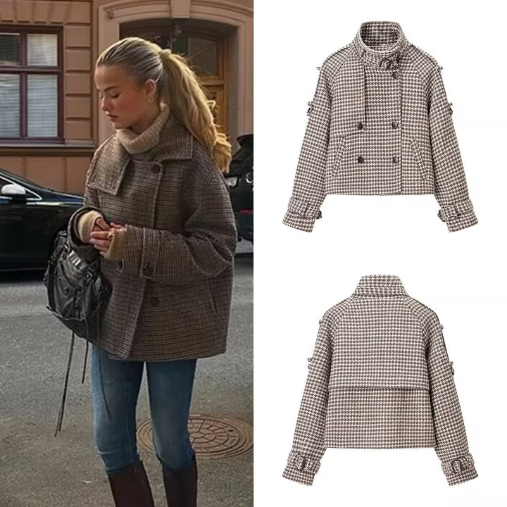 Ladies short jacket in houndstooth with stand-up collar, double-breasted and waist details Mune Fashion