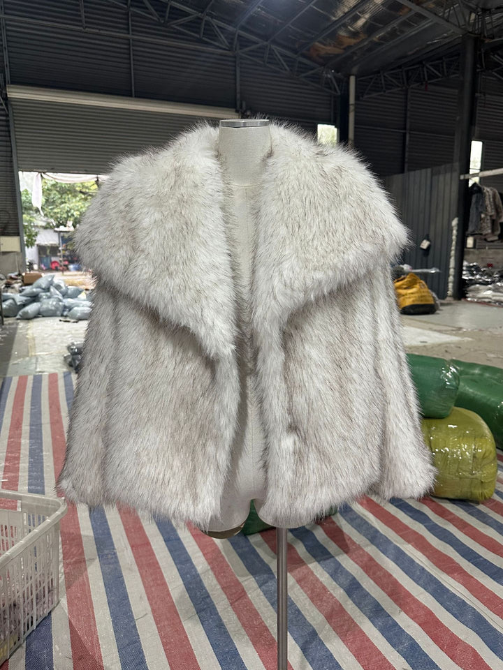 Women's short bolero in boxy cut made of vegan shaggy faux fur with XXL shawl collar Mune Fashion