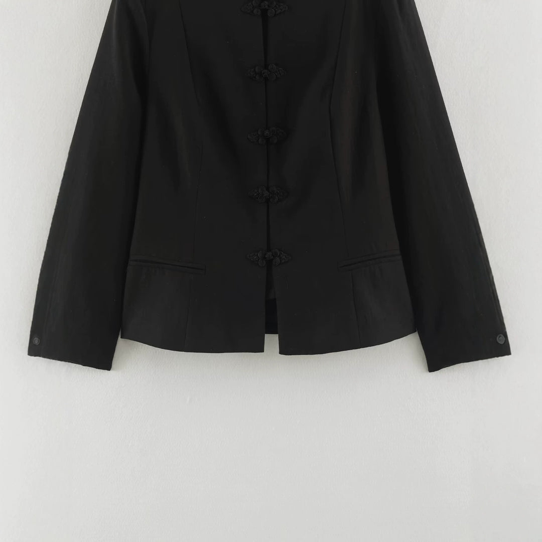 Women's short jacket in chinoiserie style with stand-up collar and knot button closure Mune Fashion