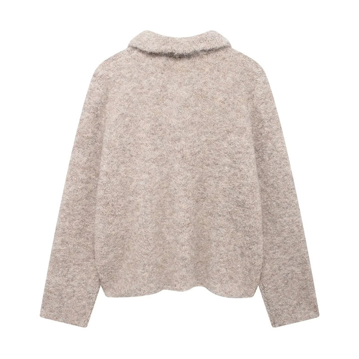 Women's short bouclé teddy jacket with decorative flower buttons, shirt collar, and boxy fit Mune Fashion