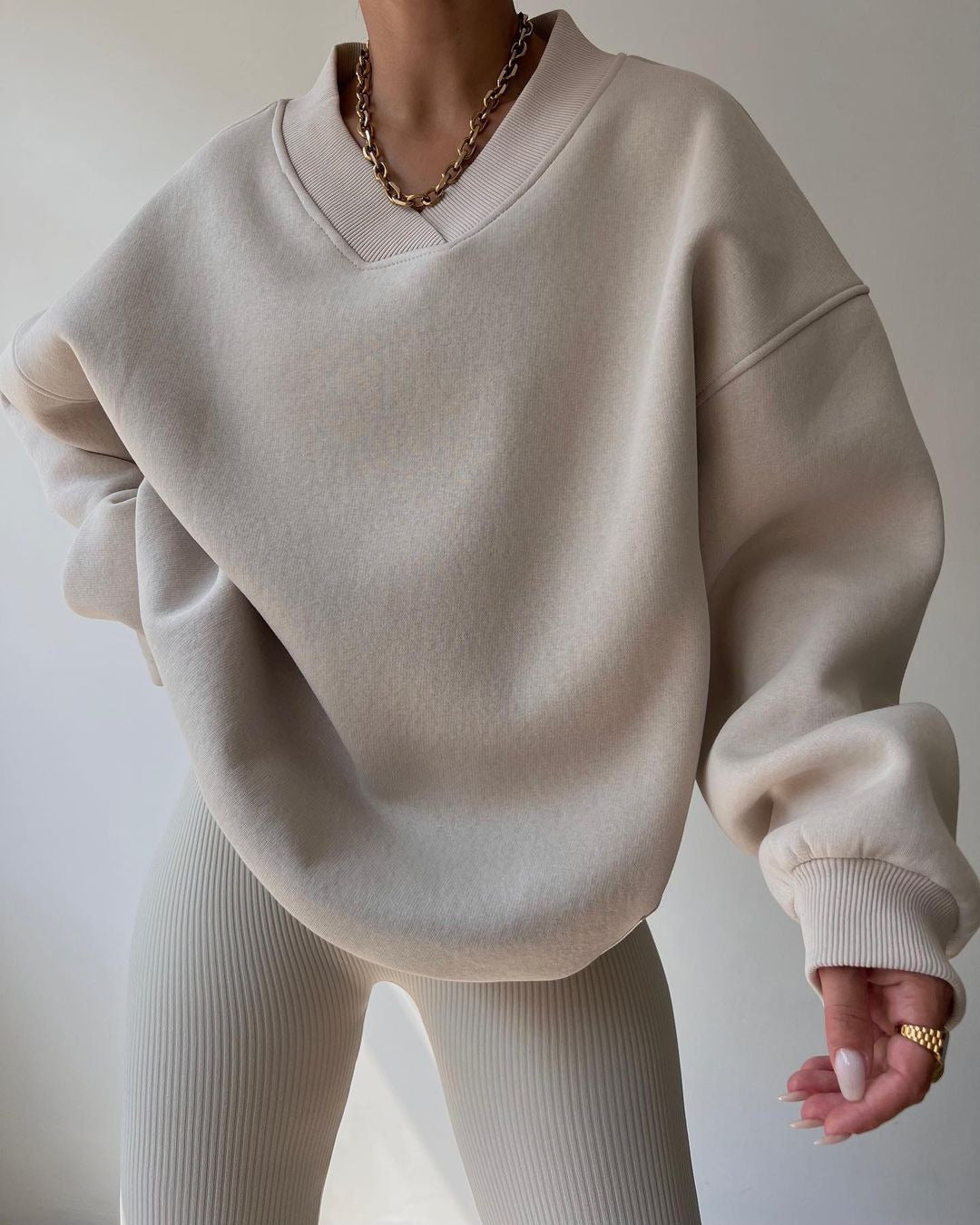 Women Oversized Sweatshirt with V-neck and Ribbed Collar Mune Fashion