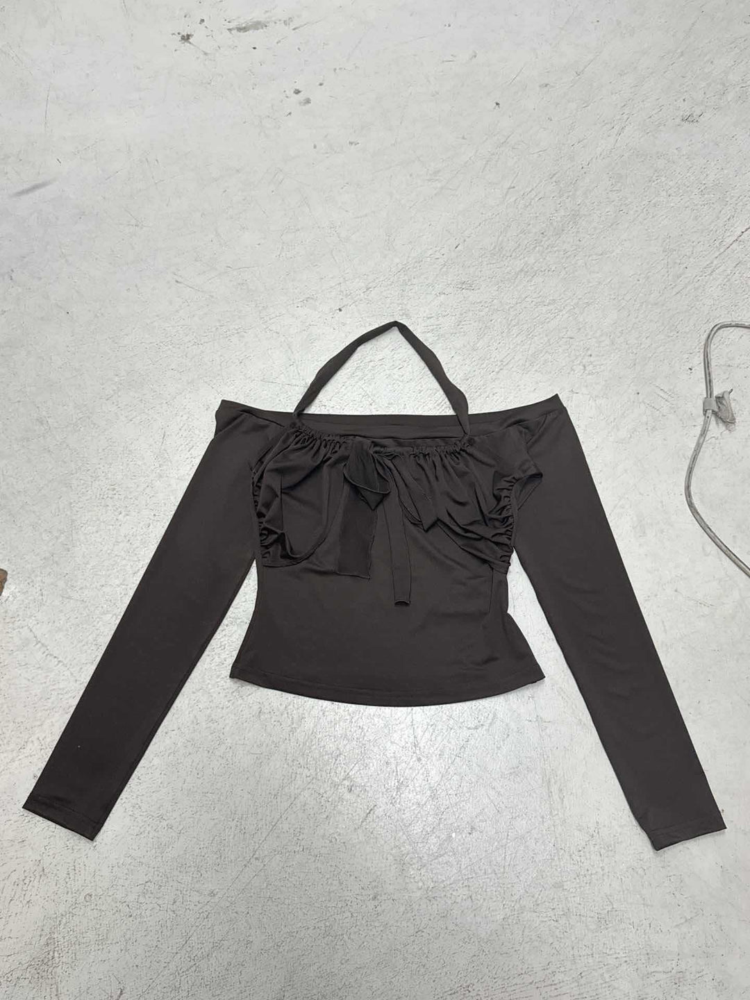 Women Short Cut Off-Shoulder Long Sleeve with Halter Neck, Bust Gathering and Binding Mune Fashion and Mune Fashion