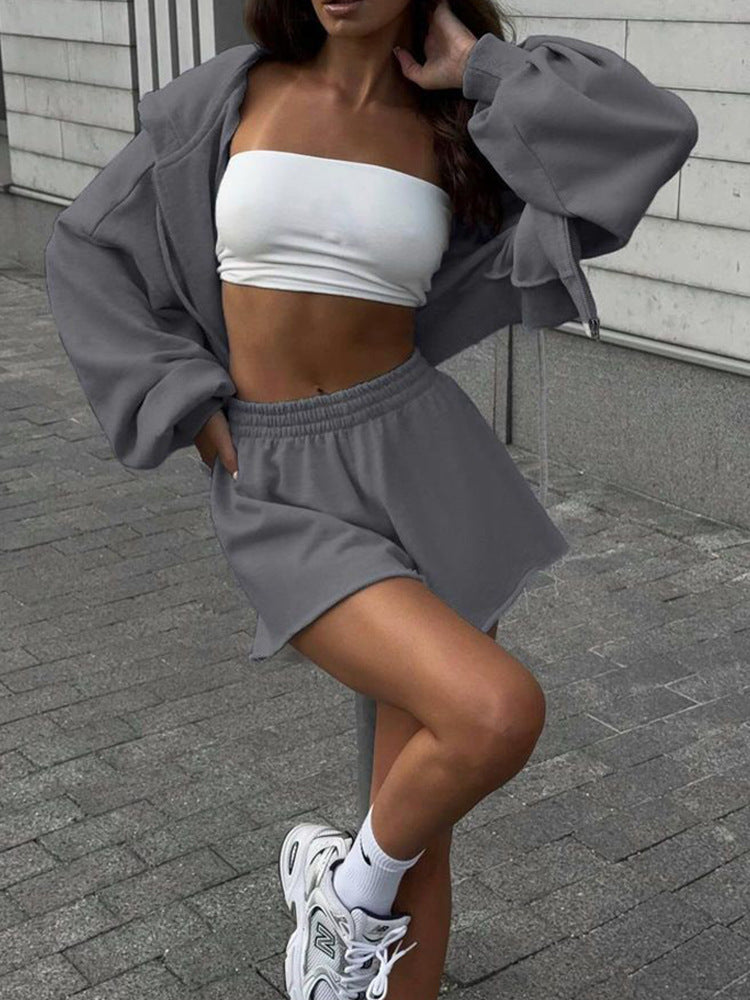 Women's oversized Cropped-Zip-Hoodie with voluminous balloon sleeves and elastic high-waist lounge boxer shorts Mune Fashion