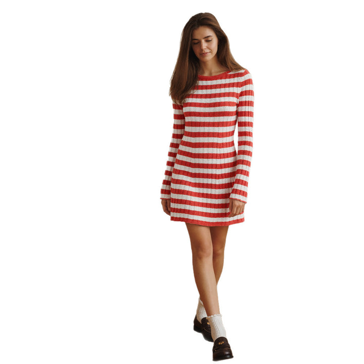 Women's body-hugging ribbed knit dress with round neckline and long sleeves Mune Fashion