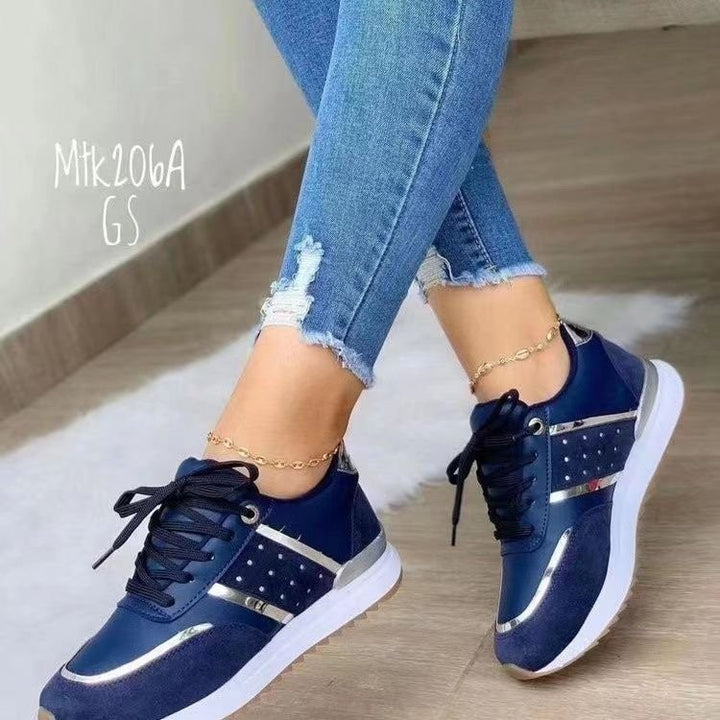 Women  platform sneaker with glossy accents and padded comfort insole Mune Fashion