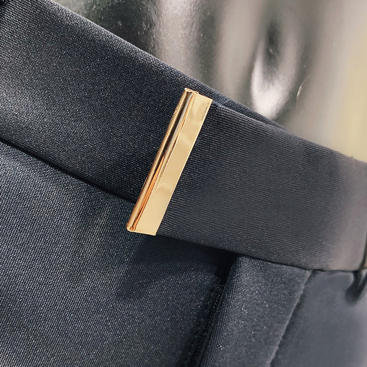 Men's slim elegant suit trousers with discreet gold buckle and crease Mune Fashion