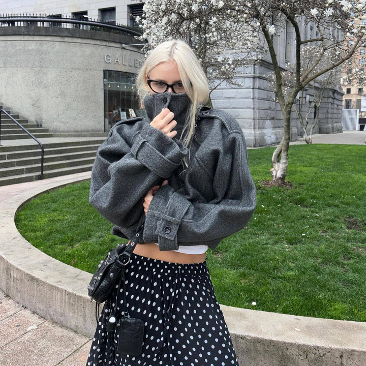 Women Oversized Wool Jacket with Elegant Cut and Practical Pockets Mune
