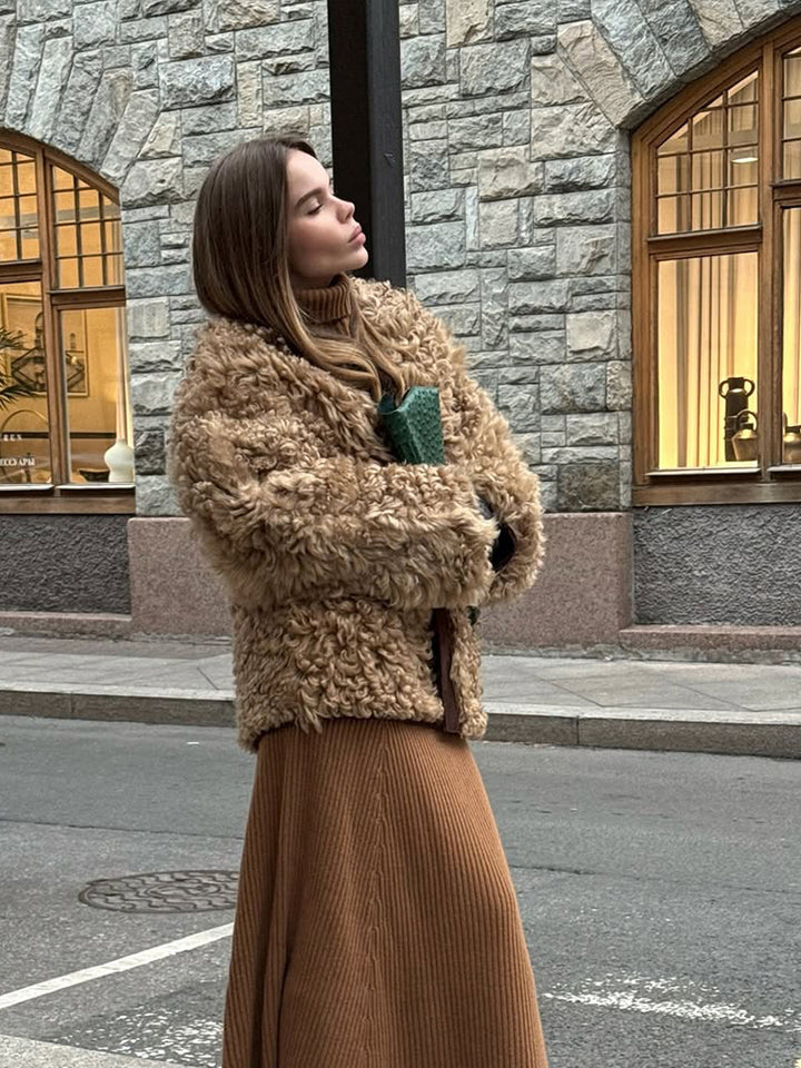 Women's short jacket made of curly teddy faux fur with oversized cut Mune Fashion