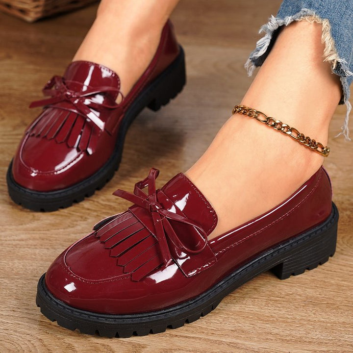 Women’s elegant patent plateau loafers with decorative bow and profiled rubber sole Mune Fashion