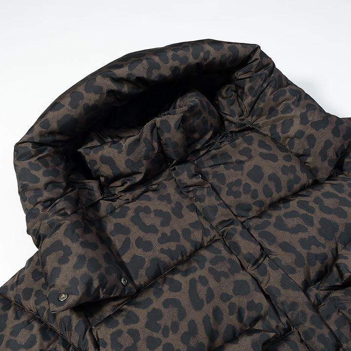 Women's short-cut quilted jacket with high hood collar, drawstring hem and leopard print Mune Fashion