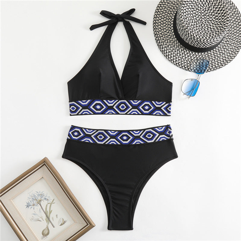 Women Bikini Set with geometric design and deep V-neck Mune Fashion