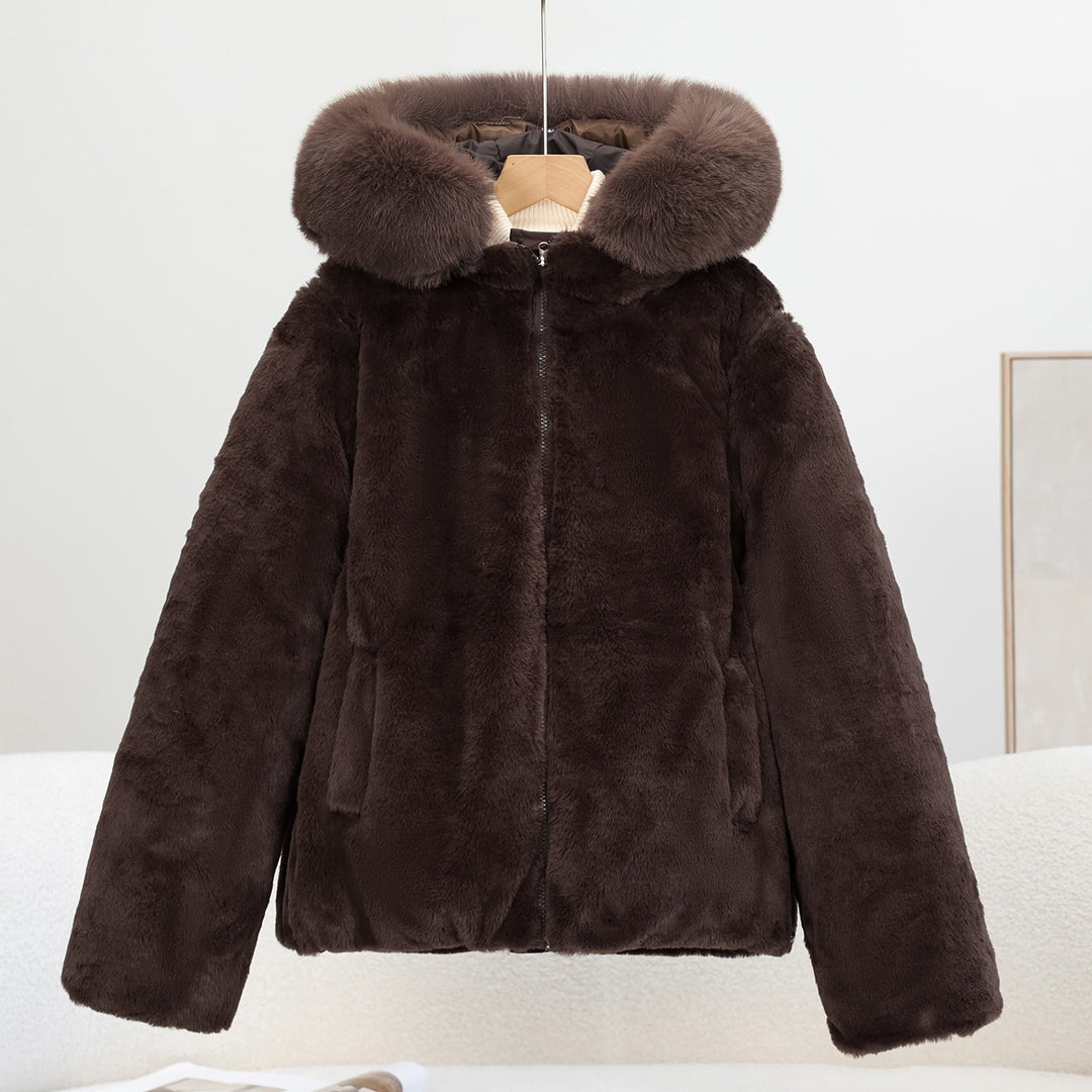 Women's short faux fur jacket with hood and extra voluminous collar Mune Fashion