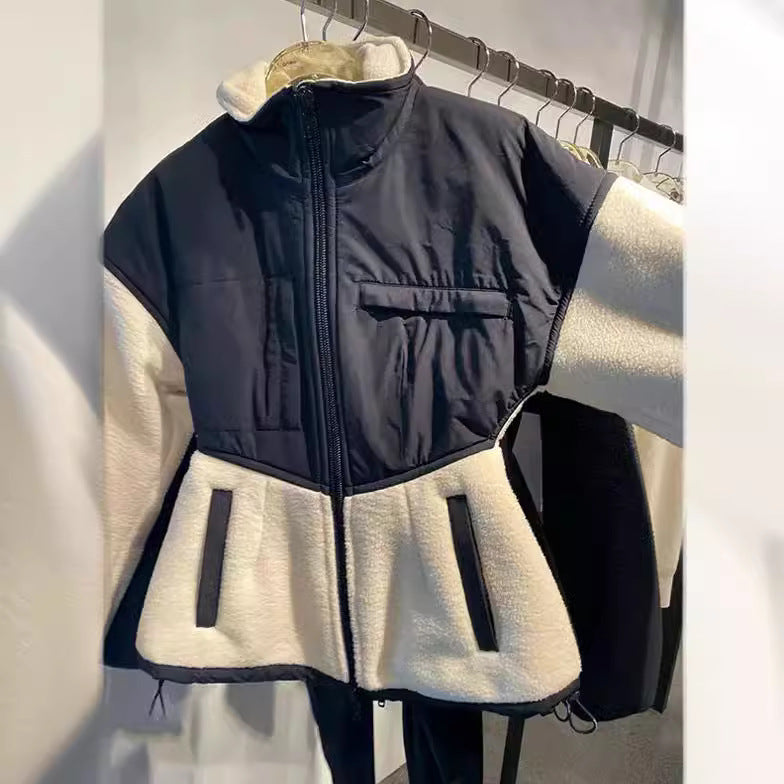 Women's fashionable transitional jacket with high collar and practical pockets Mune Fashion