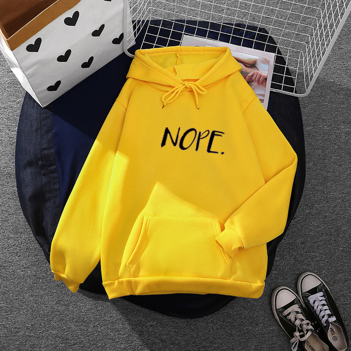 Women casual hoodie with statement print, kangaroo pocket and soft fleece Mune Fashion