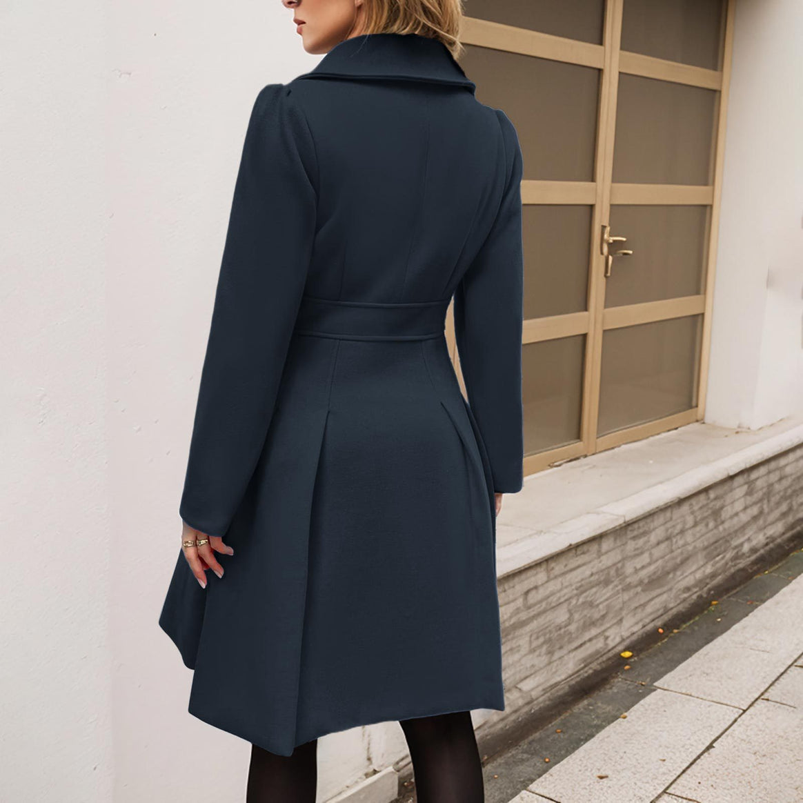 Women's fitted balloon coat with double-breasted front, flared skirt section and decorative buttons Mune Fashion