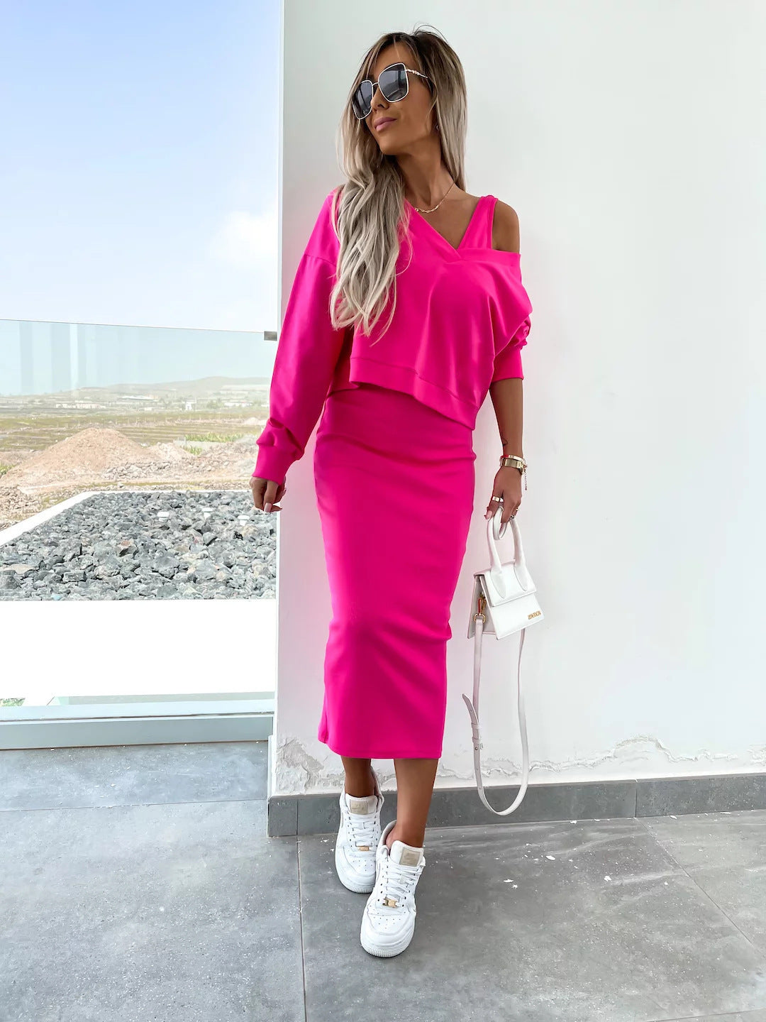 Ladies two-piece midi skirt set with off-shoulder oversized sweatshirt and figure-hugging pencil skirt Mune Fashion