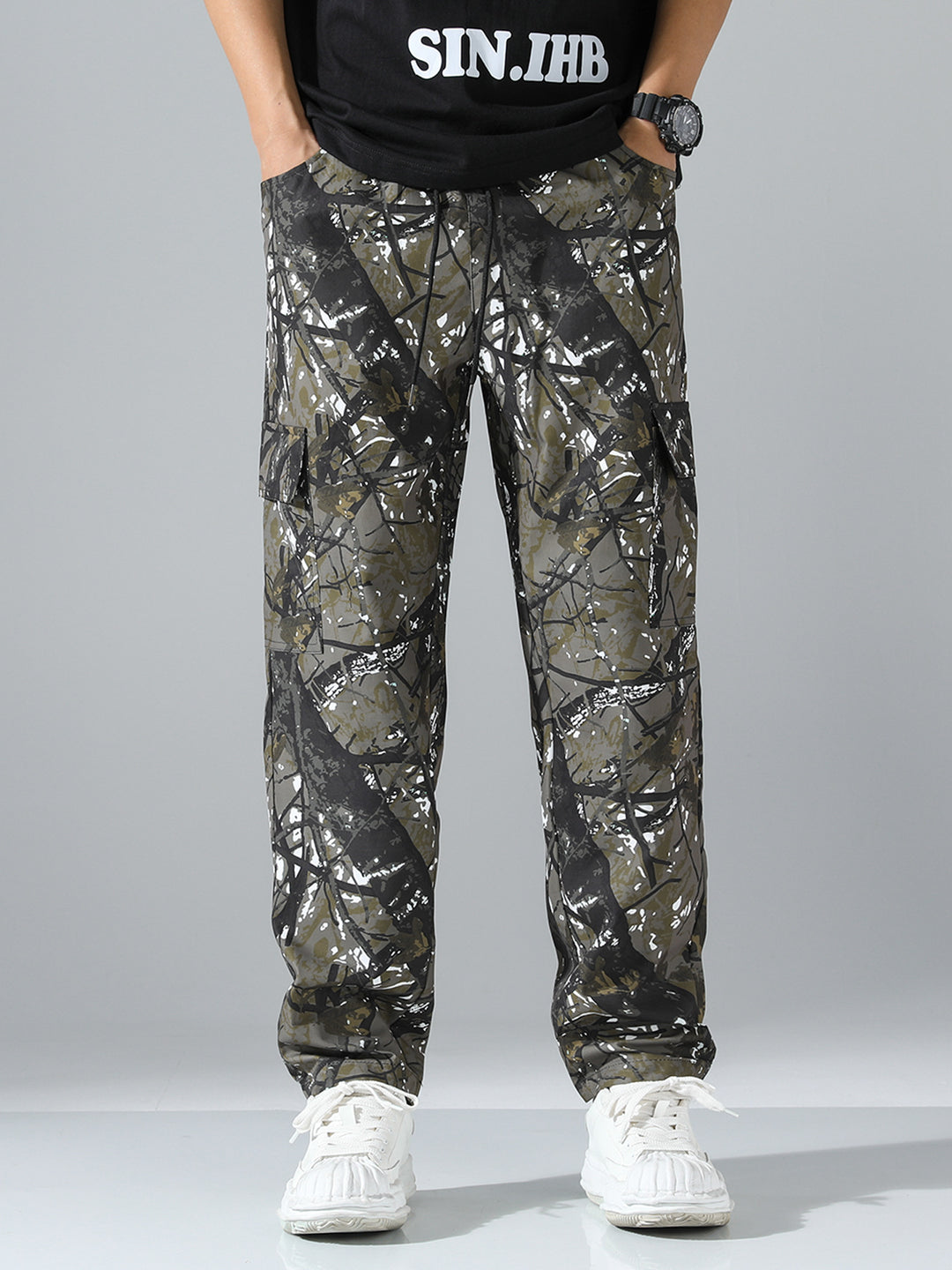 Men's patterned cargo jogging pants with drawstring waistband, cargo pockets & elastic ankle cuffs Mune Fashion