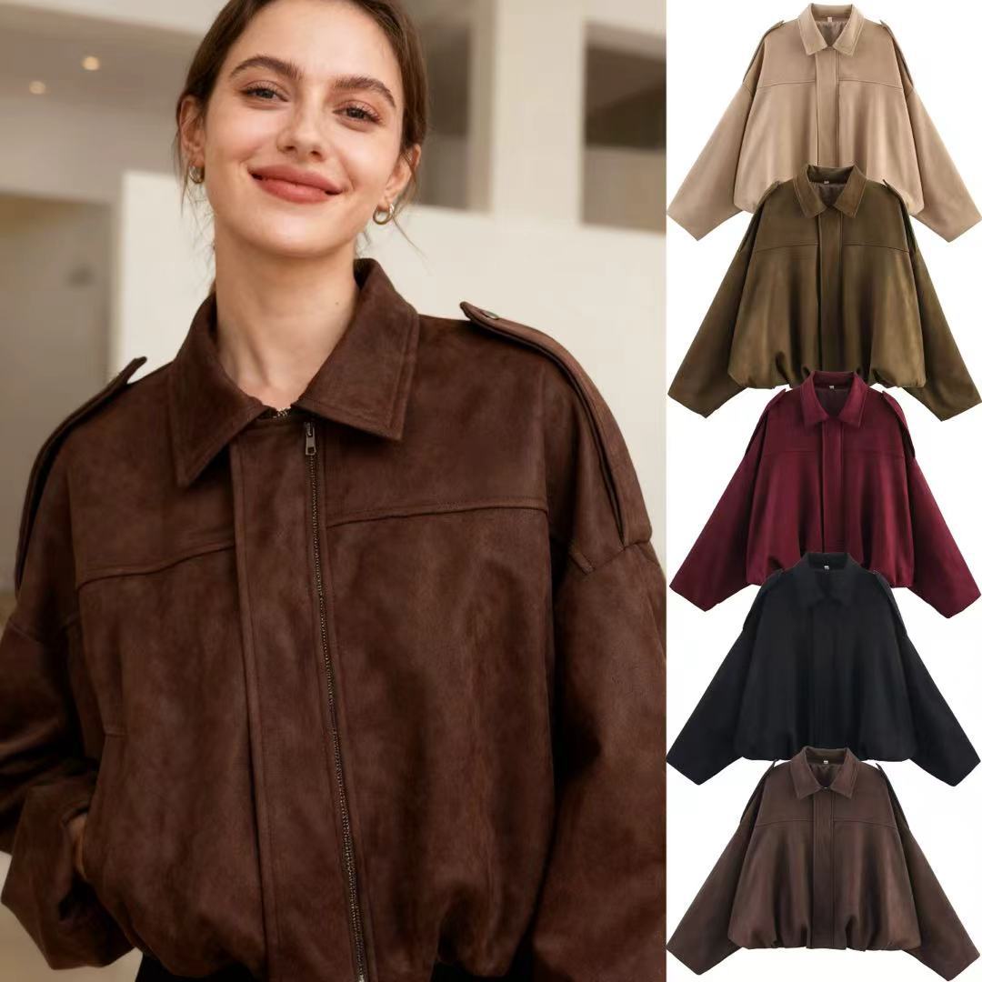 Women slightly oversized short jacket in suede look with lapel collar, shoulder flaps and elastic hem Mune Fashion