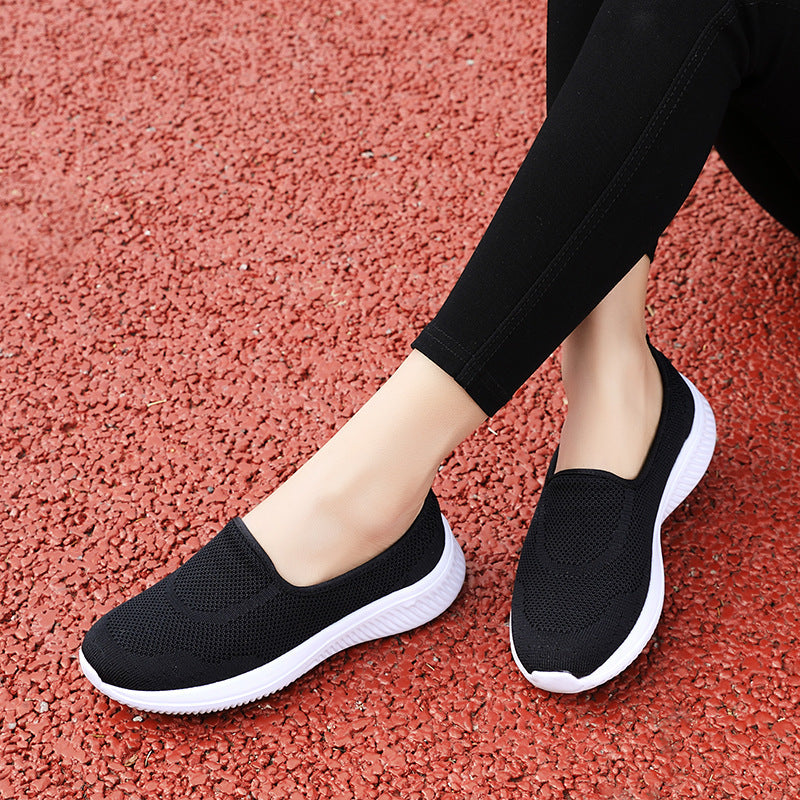 Women's lightweight slip-on walking shoes with breathable knitted upper material Mune Fashion