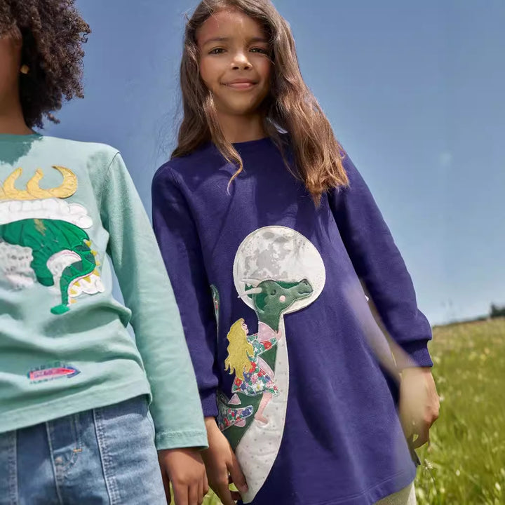 Girl's sweatshirt dress with enchanting dragon motif Mune Fashion